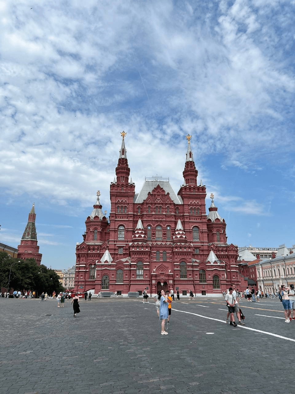 Красная площадь и здание Исторического музея в Москве